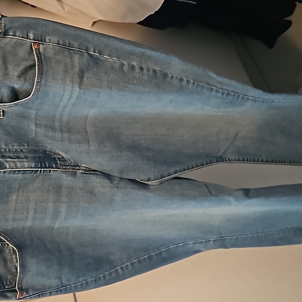 Levi 414 Relaxed Jeans